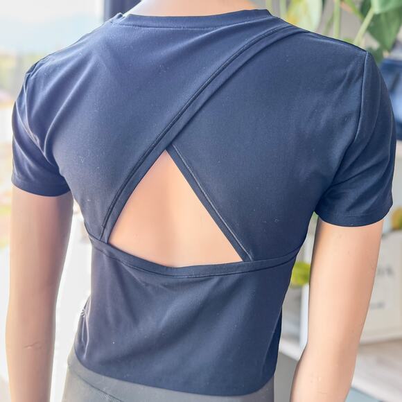 Athleta, Black Transcend Open Back Tee, Women’s Medium, Activewear - Picture 4 of 9